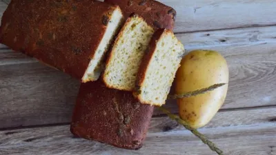 Dinkelbrot mit Körnern